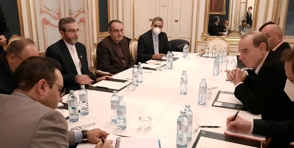 گفتگوی باقری و انریکه مورا در وین 