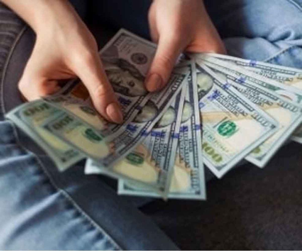 کسانی که با قانون جذب پولدار شدند
