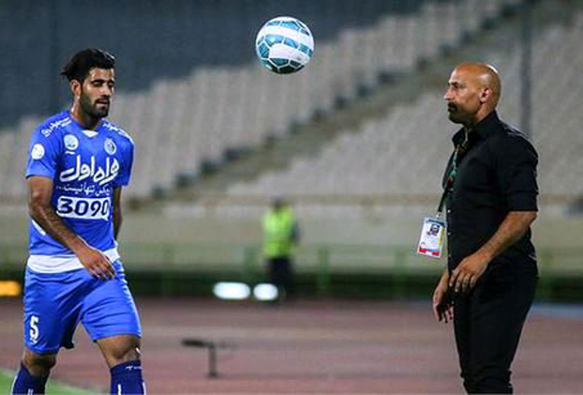 مدافع جنجالی استقلال همچنان بدون تیم!