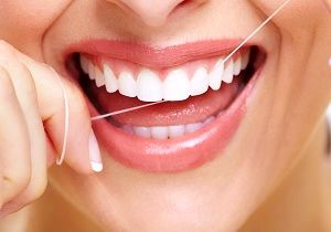 قبل مسواک زدن از نخ دندان استفاده کنیم یا بعد آن؟