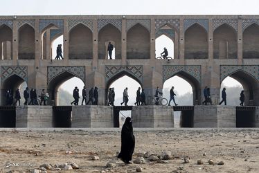 نصف جهان، زاینده رود را فریاد زد