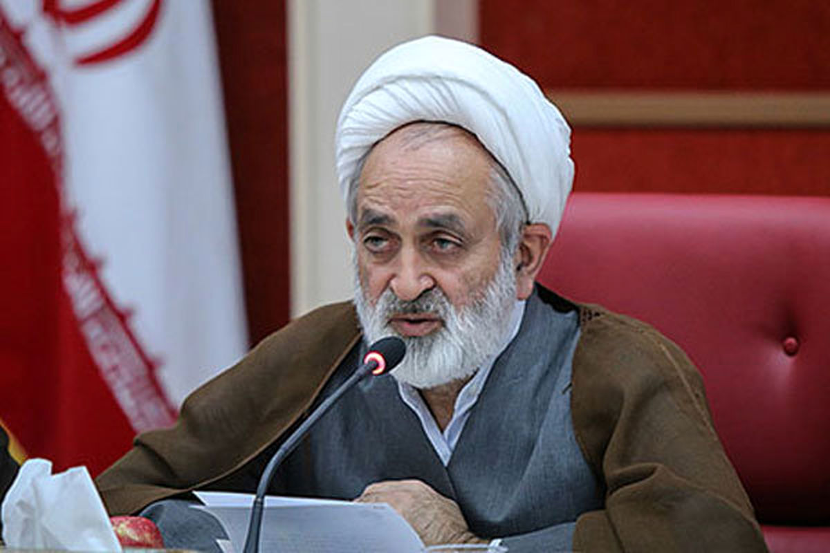 ملت ایران همان‌هایی هستند که پای انقلاب و سپاه ایستاده‌اند