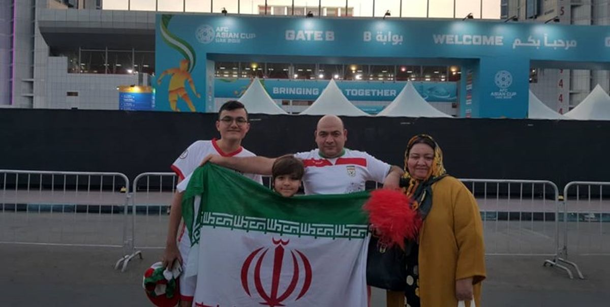 حرکت عجیب یک ناشناس مقابل اتوبوس تیم ملی