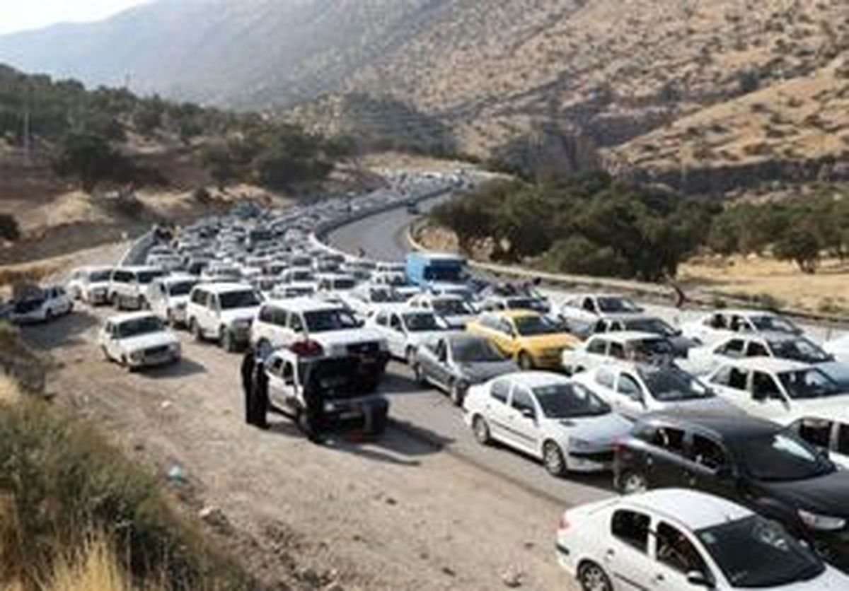 
ترافیک سنگین در محورهای منتهی به مهران
