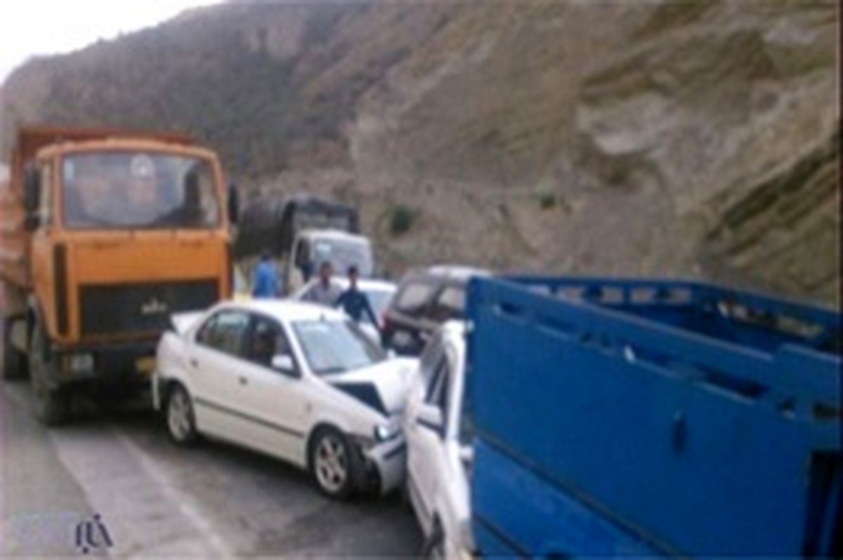 تصادف زنجیره‌ای، در محور همدان به ساوه ۹ کشته و مجروح برجای گذاشت 