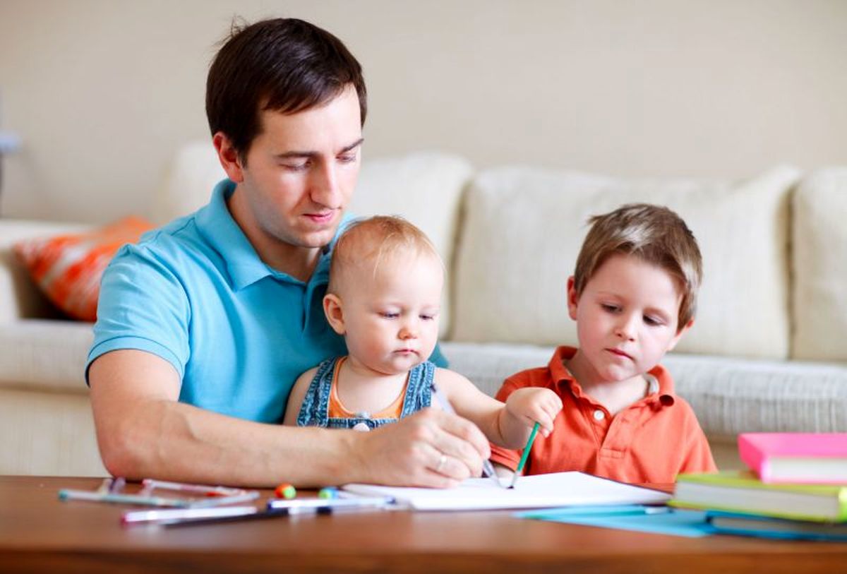 چگونه باید با کودکان بازی کنیم؟