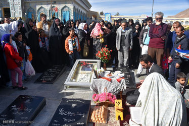 سفره عقد بر سر مزار شهید همت