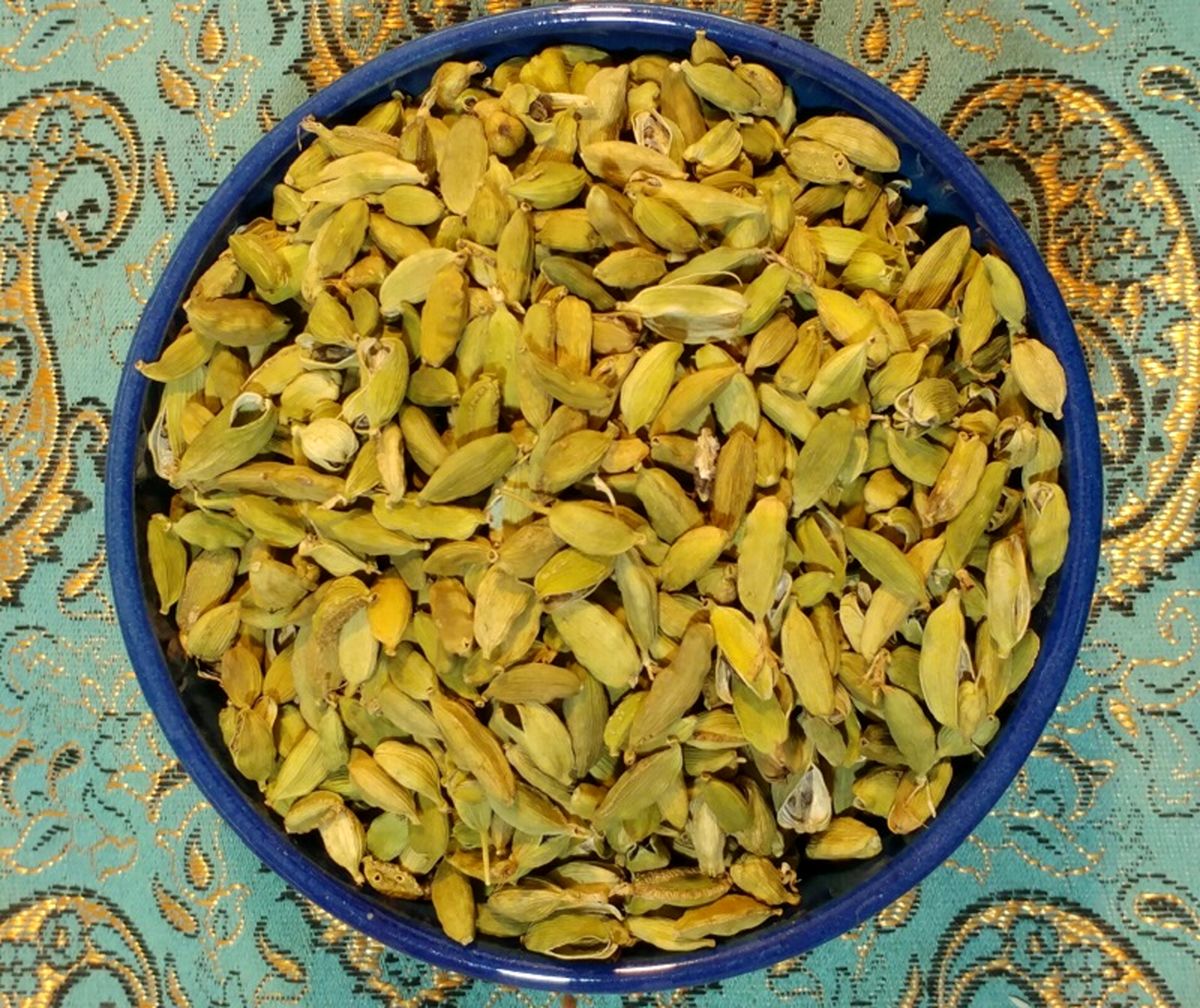 ویژگی معجزه آسای هل برای لاغری و درمان بیماری‌ها
