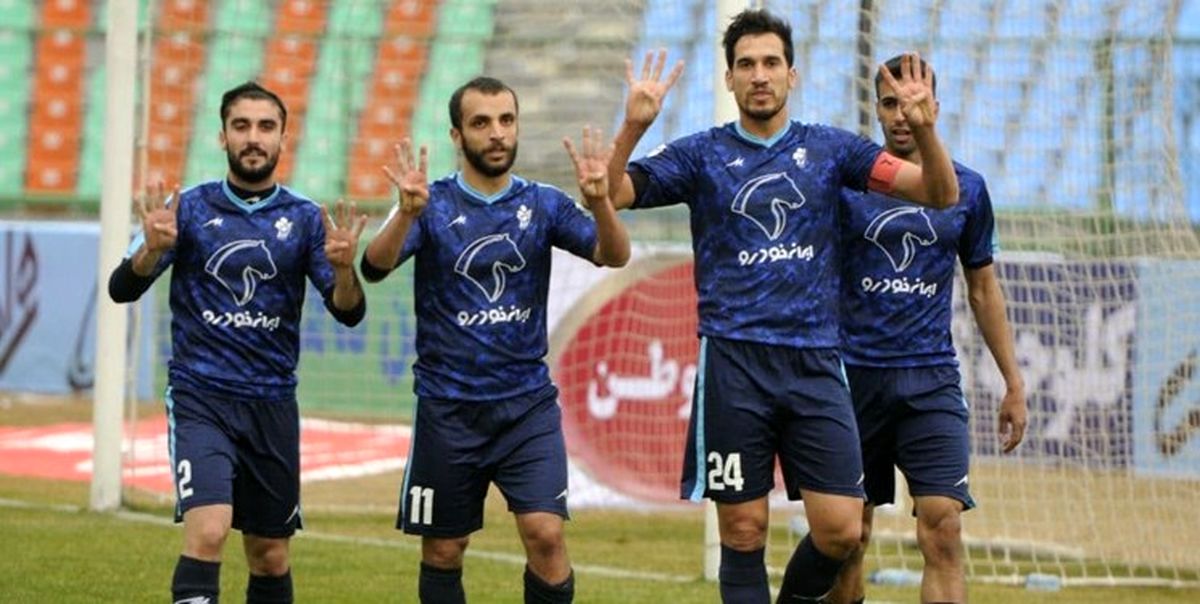 به اوت دستی ما گیر می‌دهند اما خودشان با اوت امتیاز گرفتند