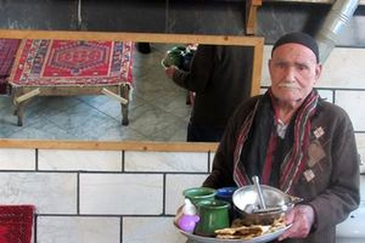 ورود قلیان به این  قهوه خانه ممنوع!