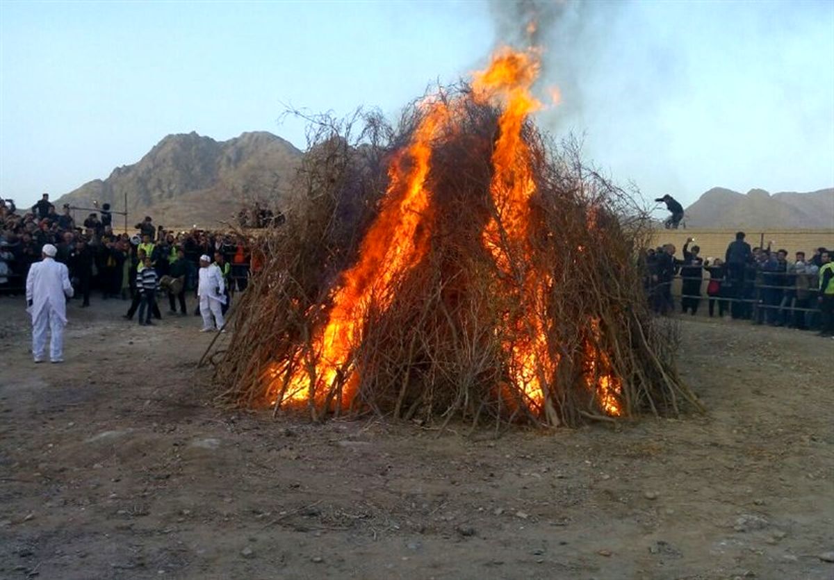 جشن
ملی
"سده" در یزد برگزار شد 