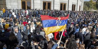 نیروهای مسلح باید در امور سیاسی بی طرف باشند