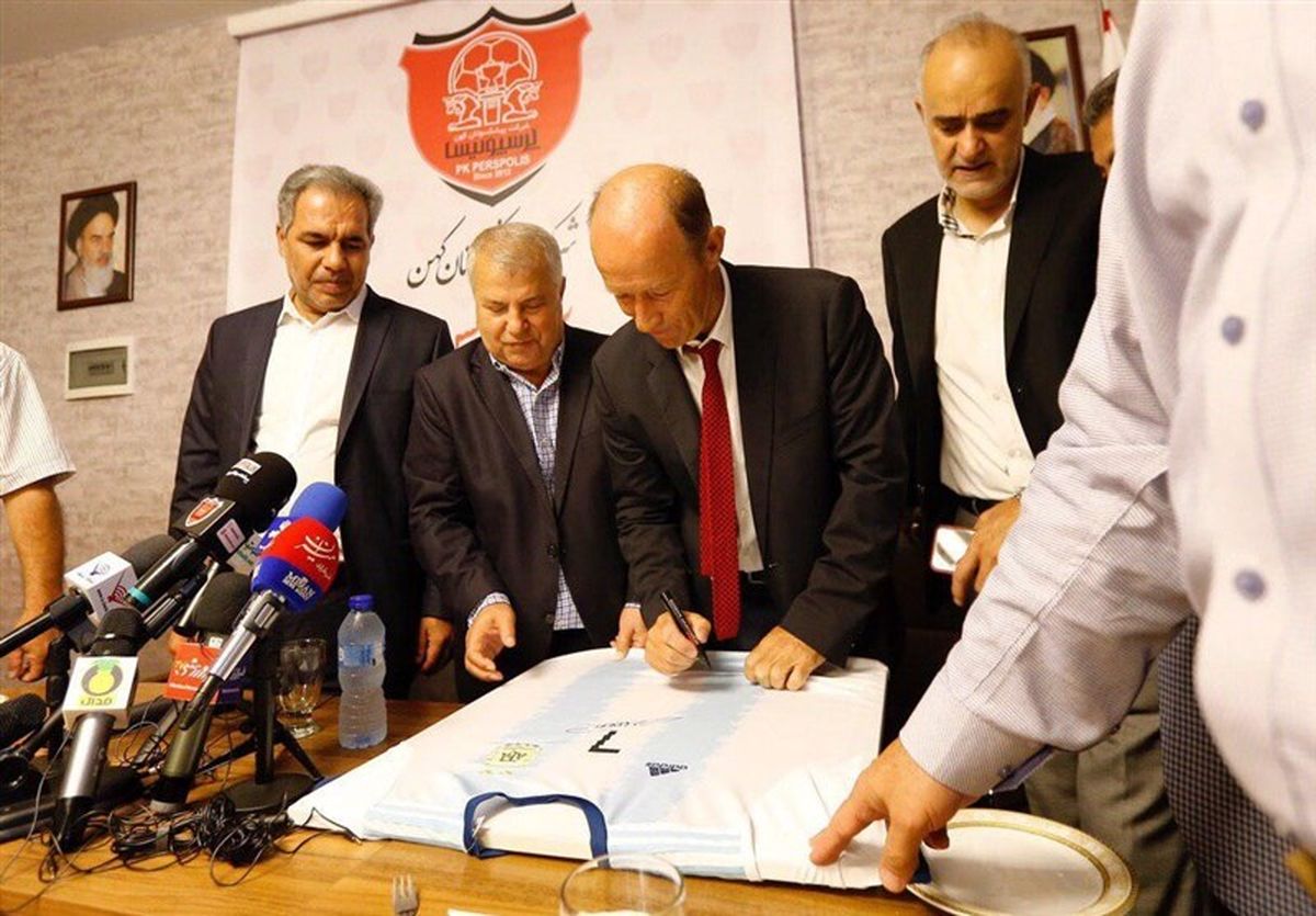 مدیران پرسپولیس نمی‌دانند چطور حواشی را کم کنند