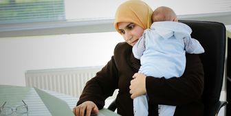 محمد مصدق: رعایت مصوبه ۹ ماه مرخصی زایمان الزامی است

