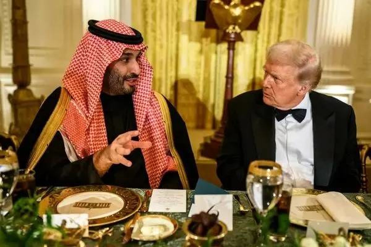 ترامپ به بن سلمان شام چه داد؟/فیلم