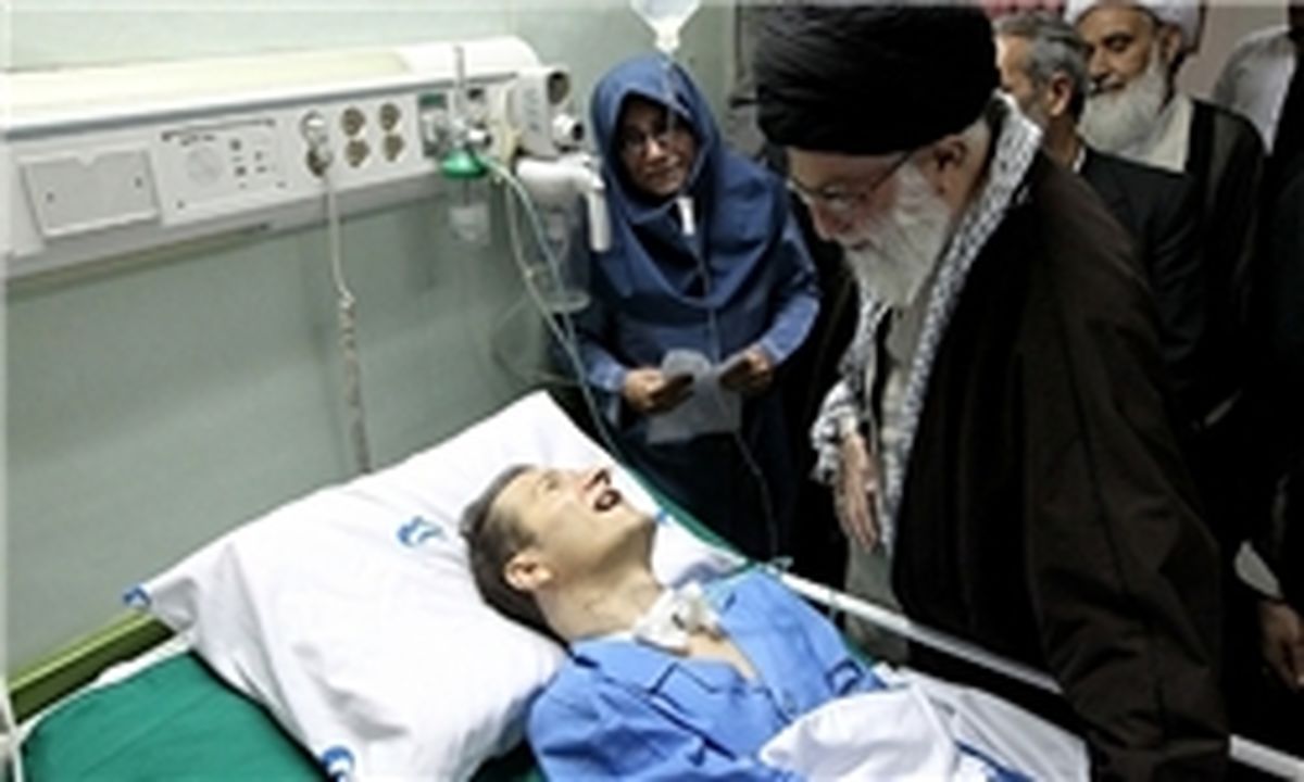 روایتی از عیادت رهبر انقلاب از احمد عزیزی 
