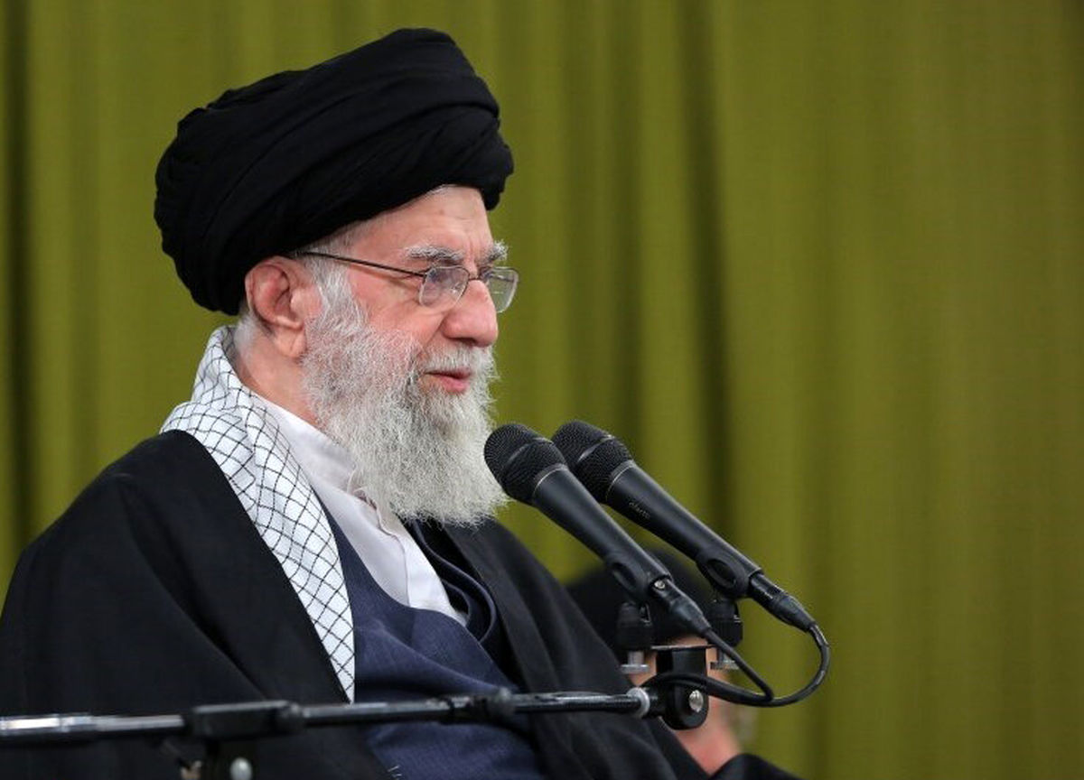 رهبر انقلاب با کارگران دیدار می کنند
