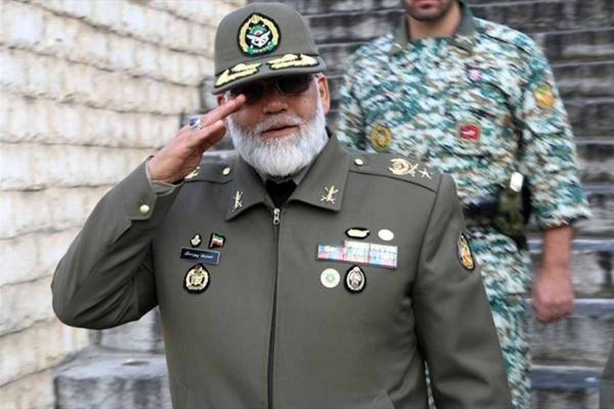 بازدید امیر پوردستان از پایگاه شکاری شهید یاسینی