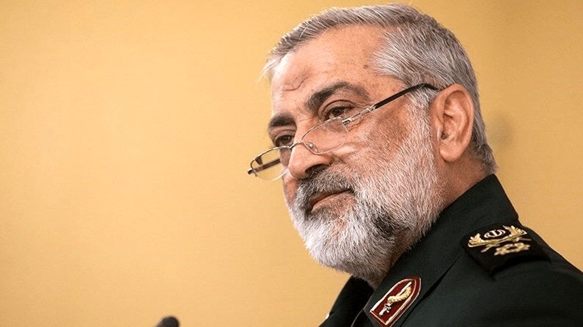 هشدار فرمانده ارشد ایرانی به ترامپ درباره هرگونه تعرض به رهبر انقلاب 