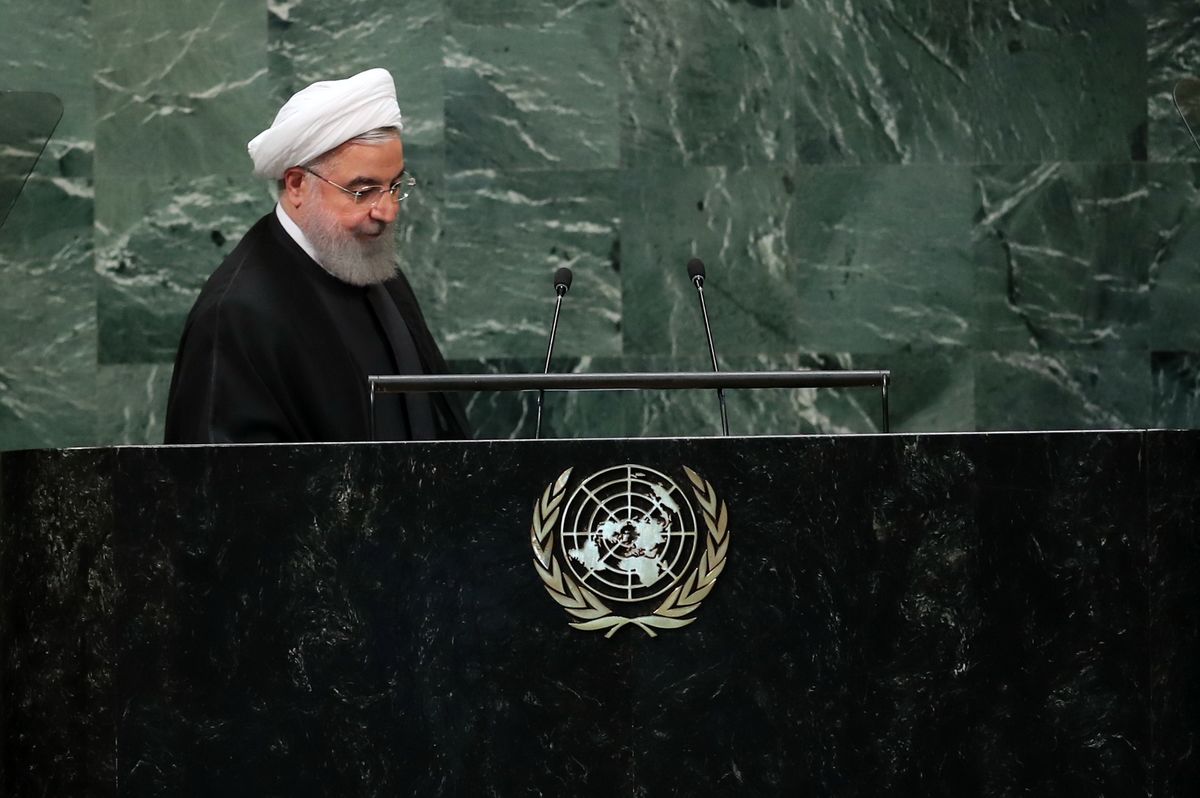 دفاع از اسلام و کشورهای اسلامی با وحدت ملی و منطقه ای