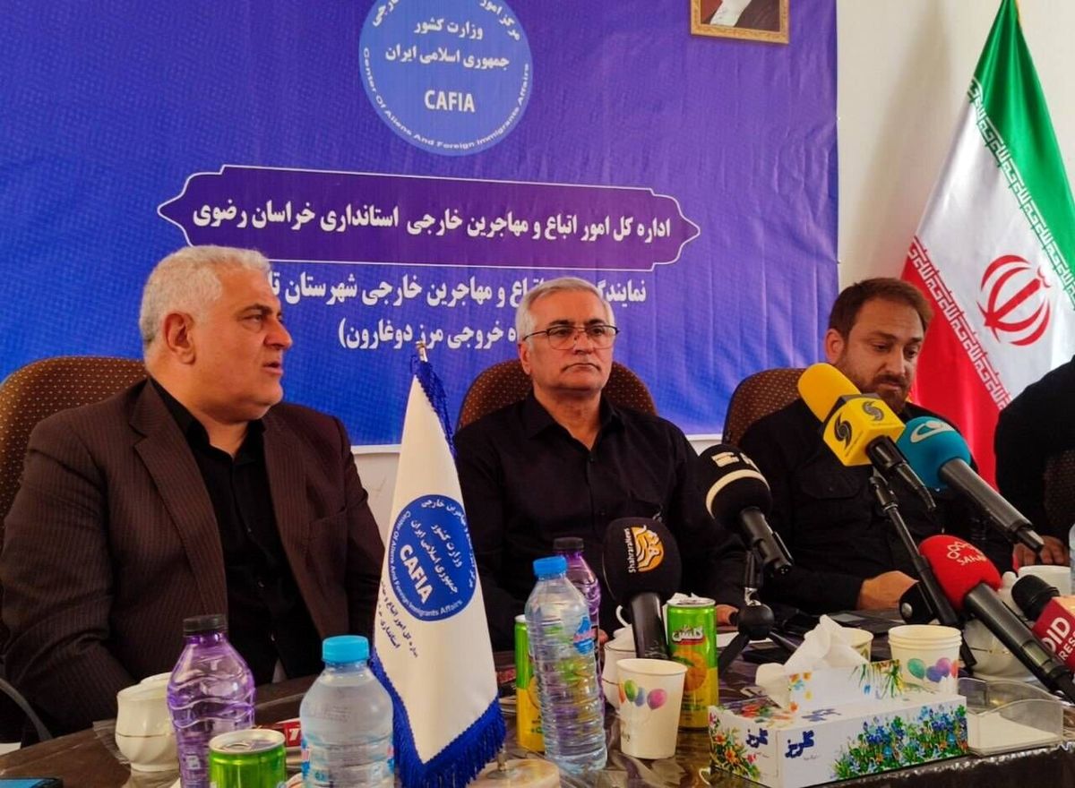 ۴۹۰۰۰۰هزار افغانستانی کشور را ترک کردند
