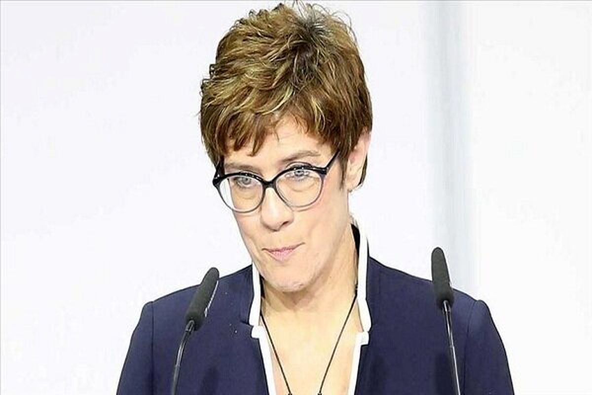 دلیل قرنطینه شدن وزیر دفاع آلمان 