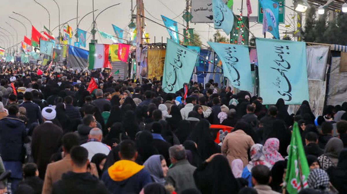 حضور شگفت انگیر محبان حضرت ولیعصر(عج) در راه جمکران 