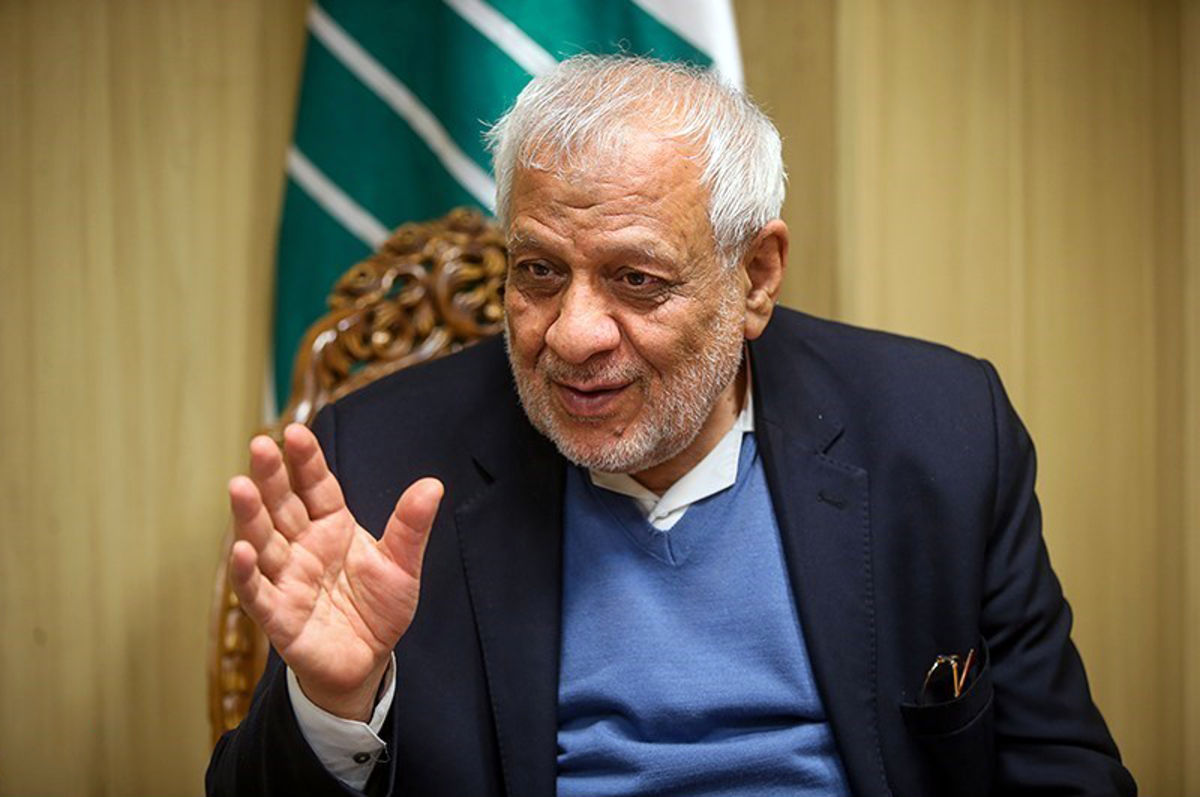 بادامچیان: گشت ارشاد جلوی لخت شدن زنان را در خیابان می‌گیرد
