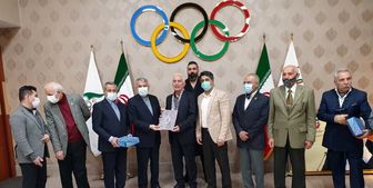 تقدیر از پیشکسوتان بوکس +عکس