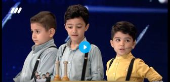 یاسین عضو با نمک گروه پهلوانک‌ها با شعرخوانی خود دل همه را برد!