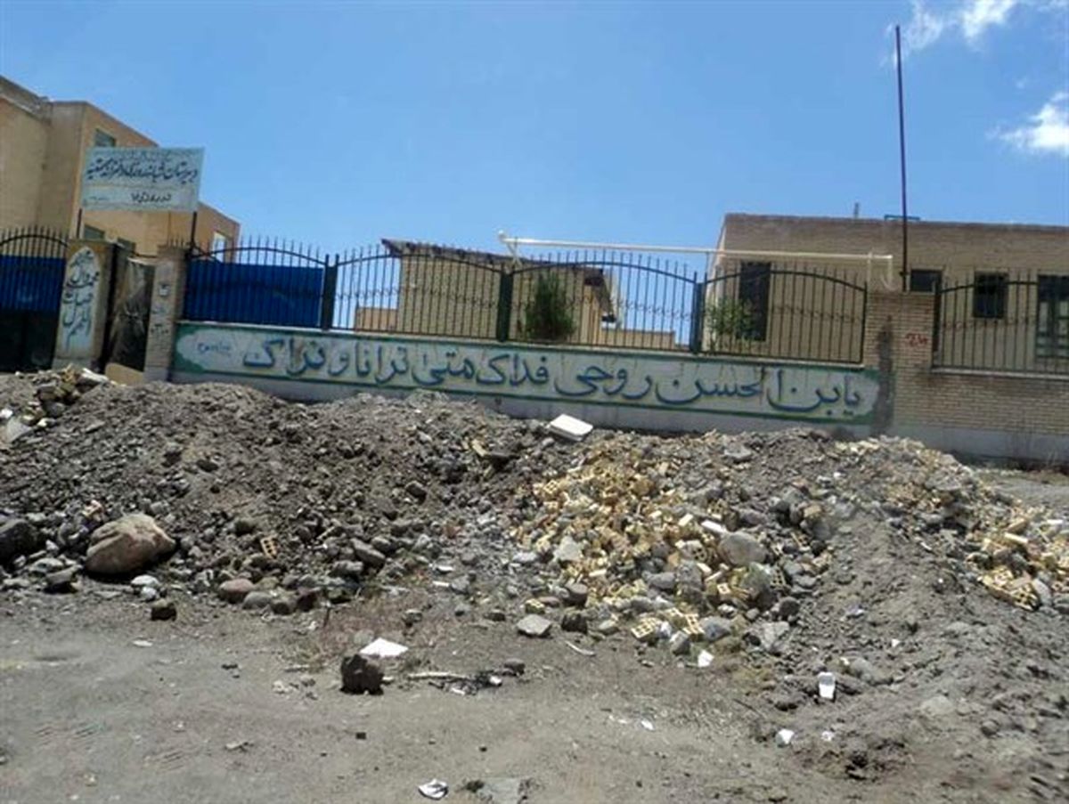نسخه ای که شهردار برای رفع تپه سنگی جلوی مدرسه پیچید