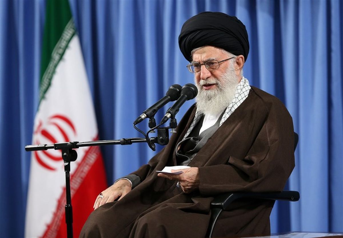 روایت امام خامنه‌ای از دو فرصت و یک خطر ابزار رسانه‌ای جدید