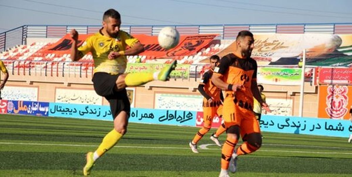 حرکت زشت بازیکن مس رفسنجان