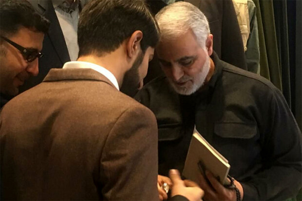خواننده پاپی که از حاج قاسم انگشتر گرفت/ عکس