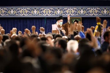 جمعی از کارگران با رهبر معظم انقلاب دیدار کردند/گزارش تصویری