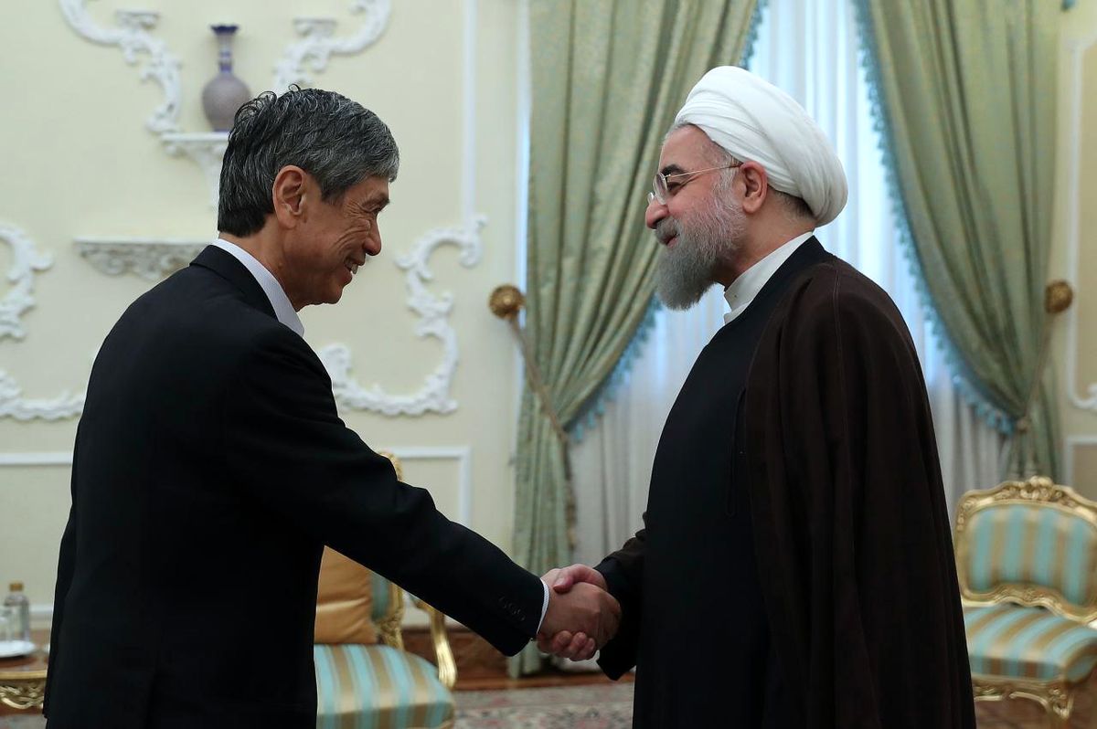 روحانی پیام کتبی نخست وزیر ژاپن را دریافت کرد
