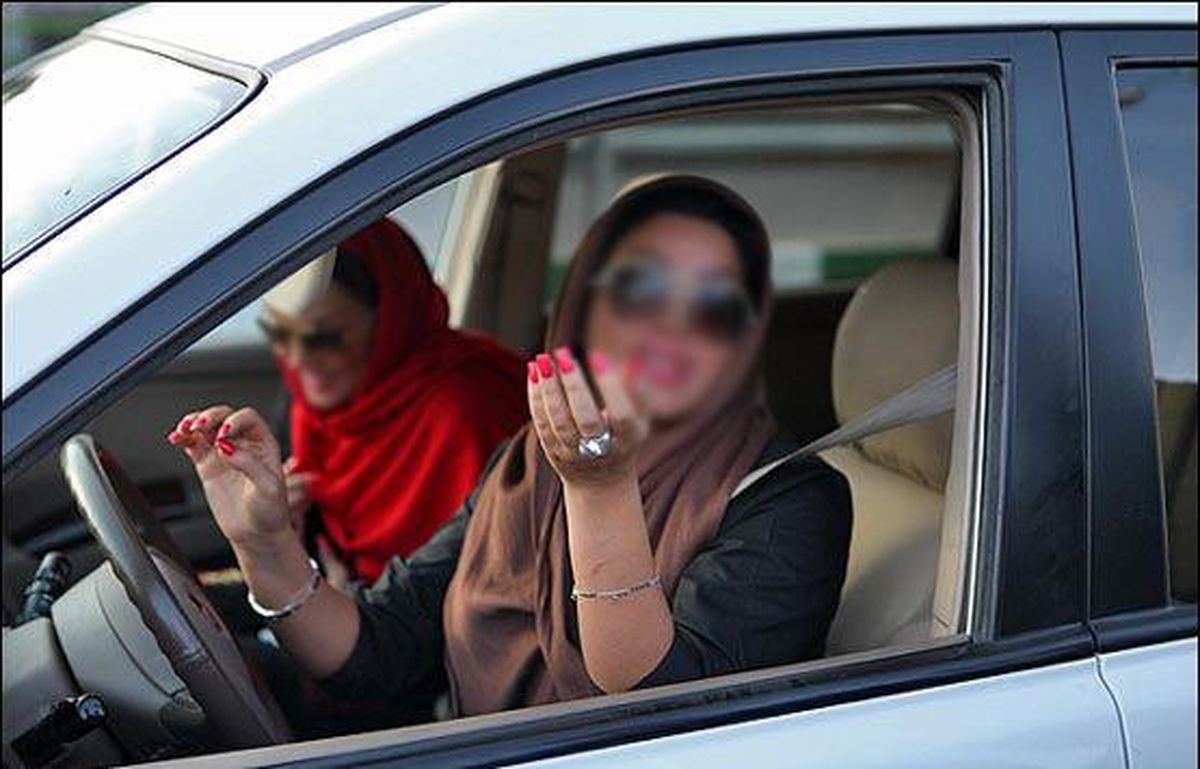 از سگ گردانی تا کشیدن سیگار!+عکس