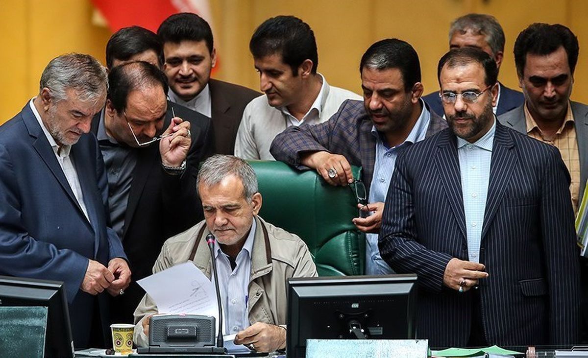 اسامی تاخیرکنندگان آغاز جلسه علنی امروز