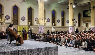 دیدار مداحان و شاعران اهل بیت‌(ع) با مقام معظم رهبری/گزارش تصویری