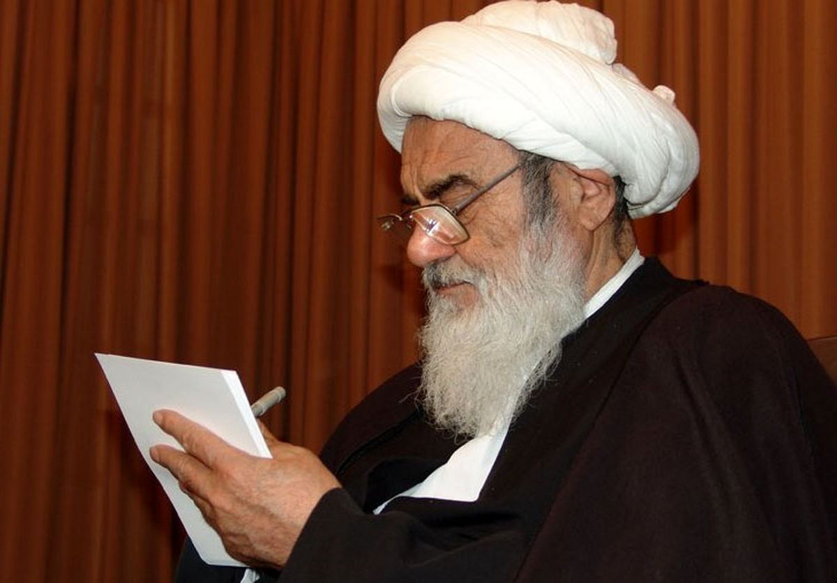 تکذیب خبر فوت آیت الله مظاهری 