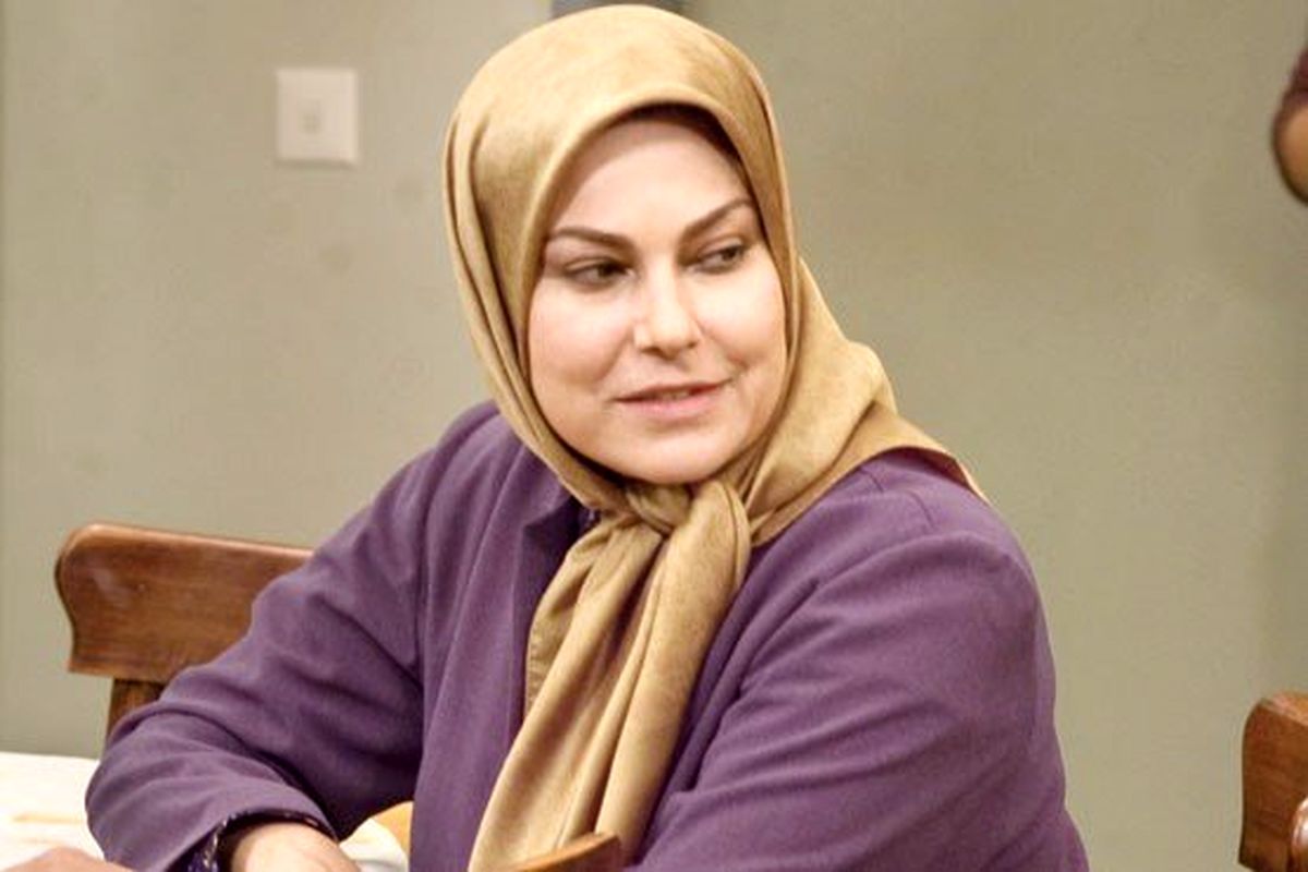 «مهرانه مهین ترابی» در جمع خانواده/ عکس