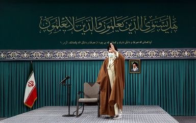 جمعی از معلمان و فرهنگیان با رهبر انقلاب دیدار کردند/گزارش تصویری