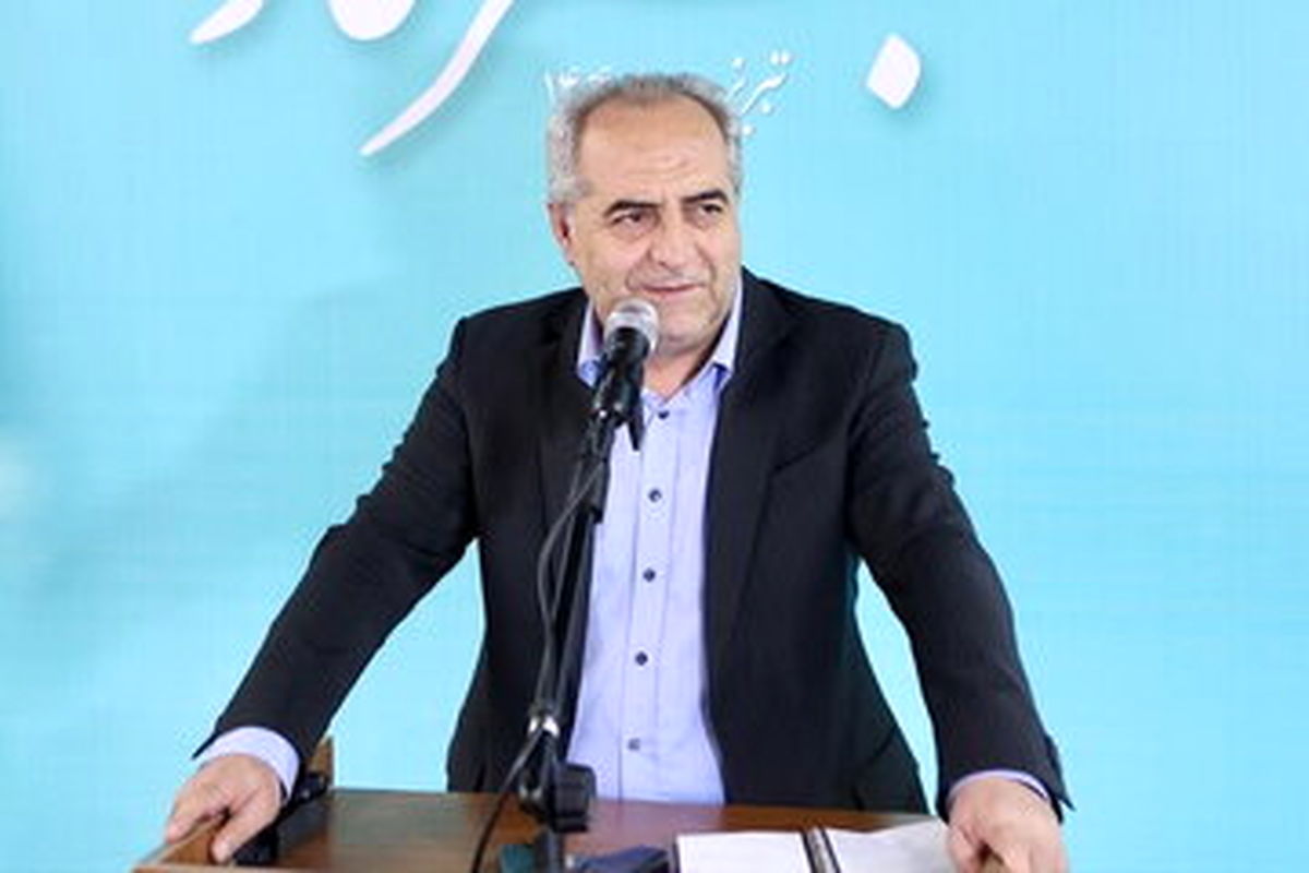 ترکی صحبت کردن استاندار آذربایجان شرقی در جلسه رسمی حاشیه ساز شد