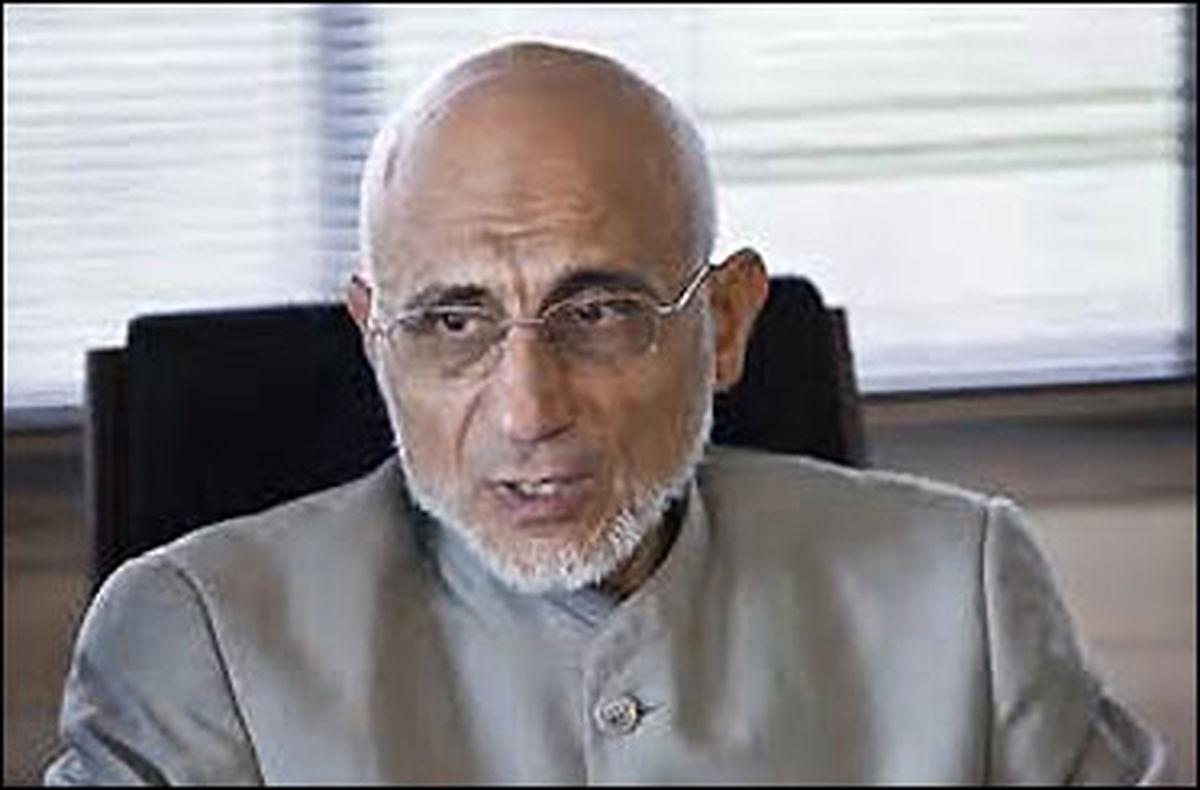 با لباس کار آمدم تا کشور را از رکود خارج کنم