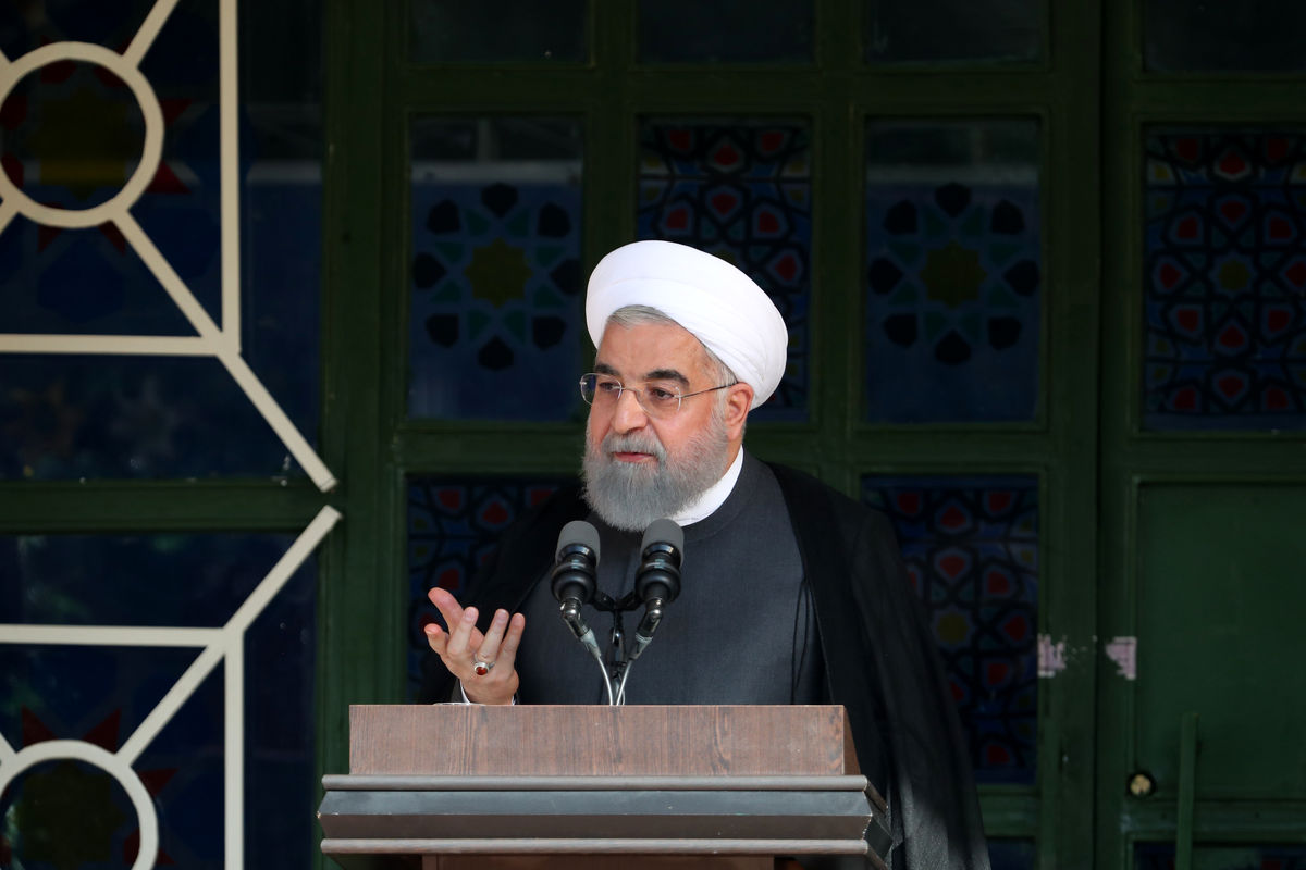 روحانی: فضای مجازی یک تیغ دولبه است 