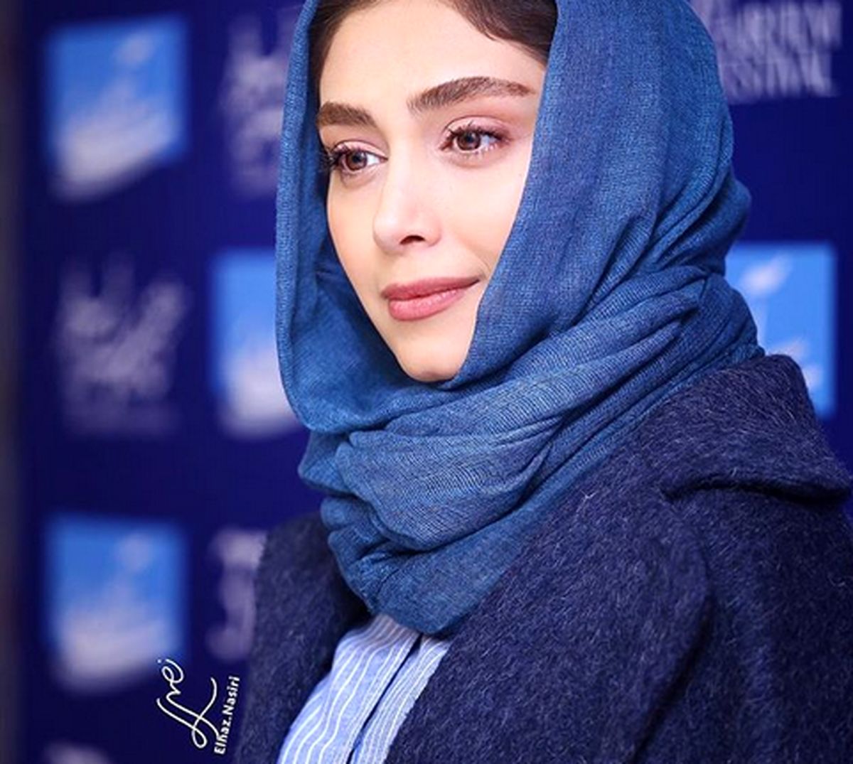 عکس جالب از خوابیدن دیبا زاهدی در یکی از پارک های تهران