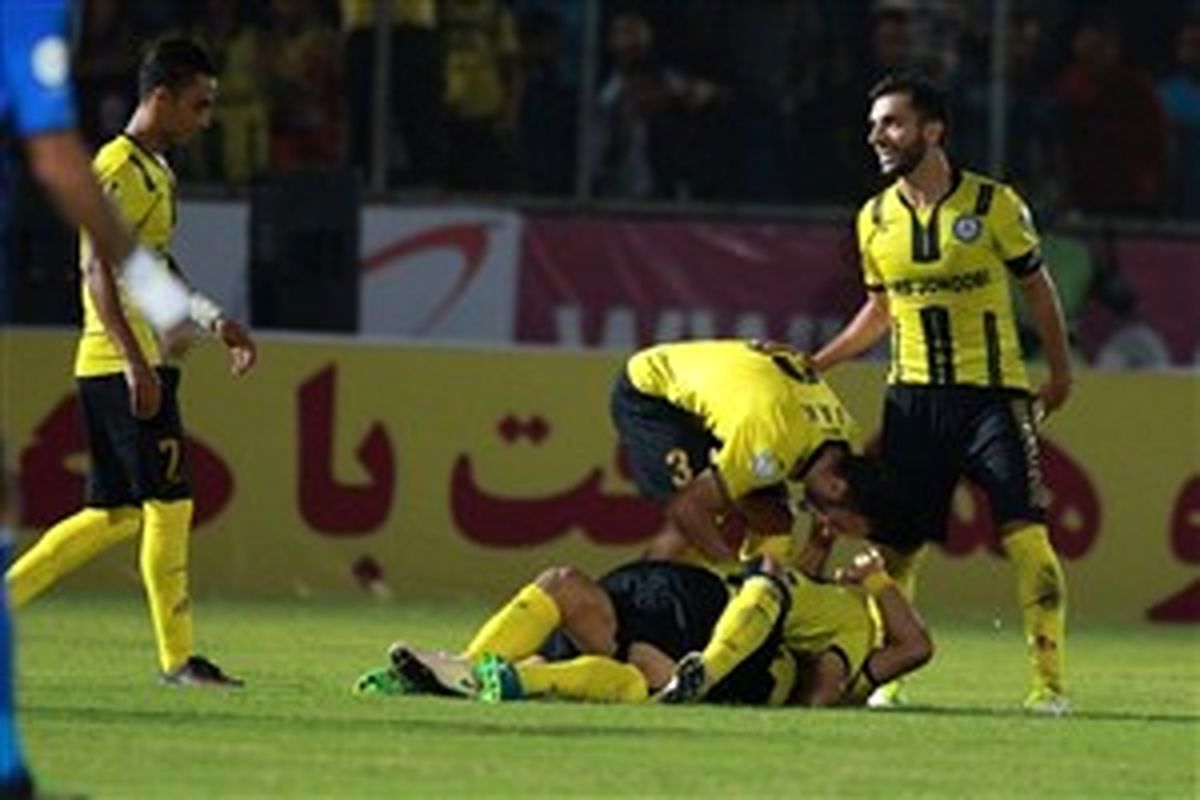  پارس جم صدرنشین باقی ماند 