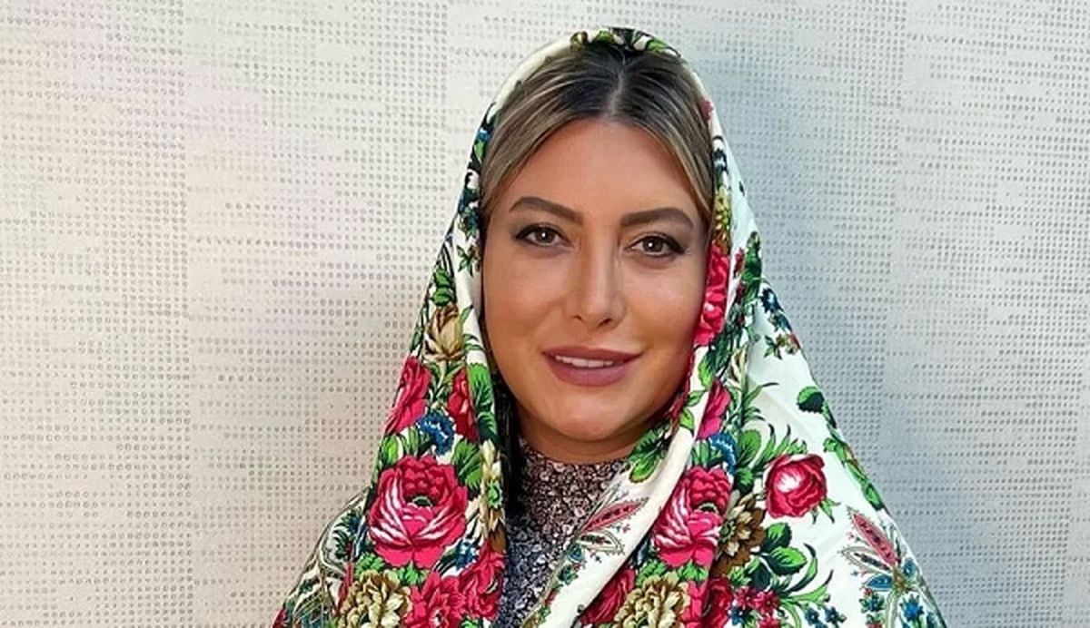 عکسی جالب از حیاط خانه لاکچری فریبا نادری