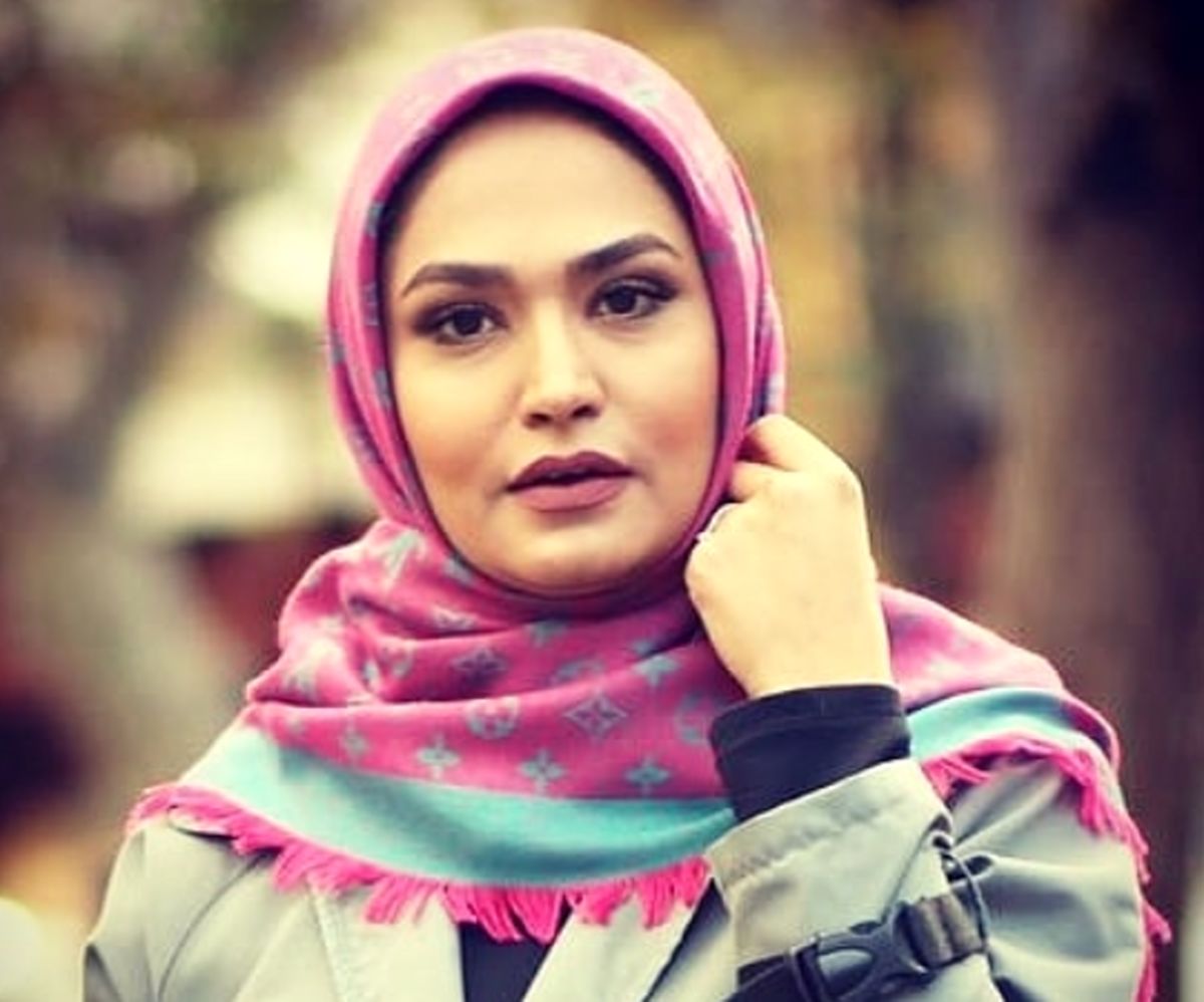 ظاهر متفاوت خانم مجری خارج از محیط کار/ عکس