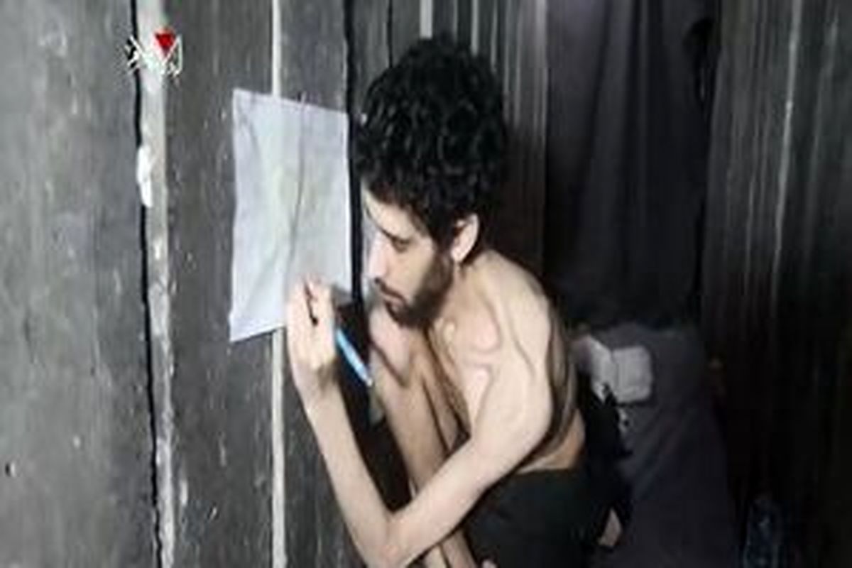  ویدئویی از اسیر اسرائیلی در حال کندن قبرش 